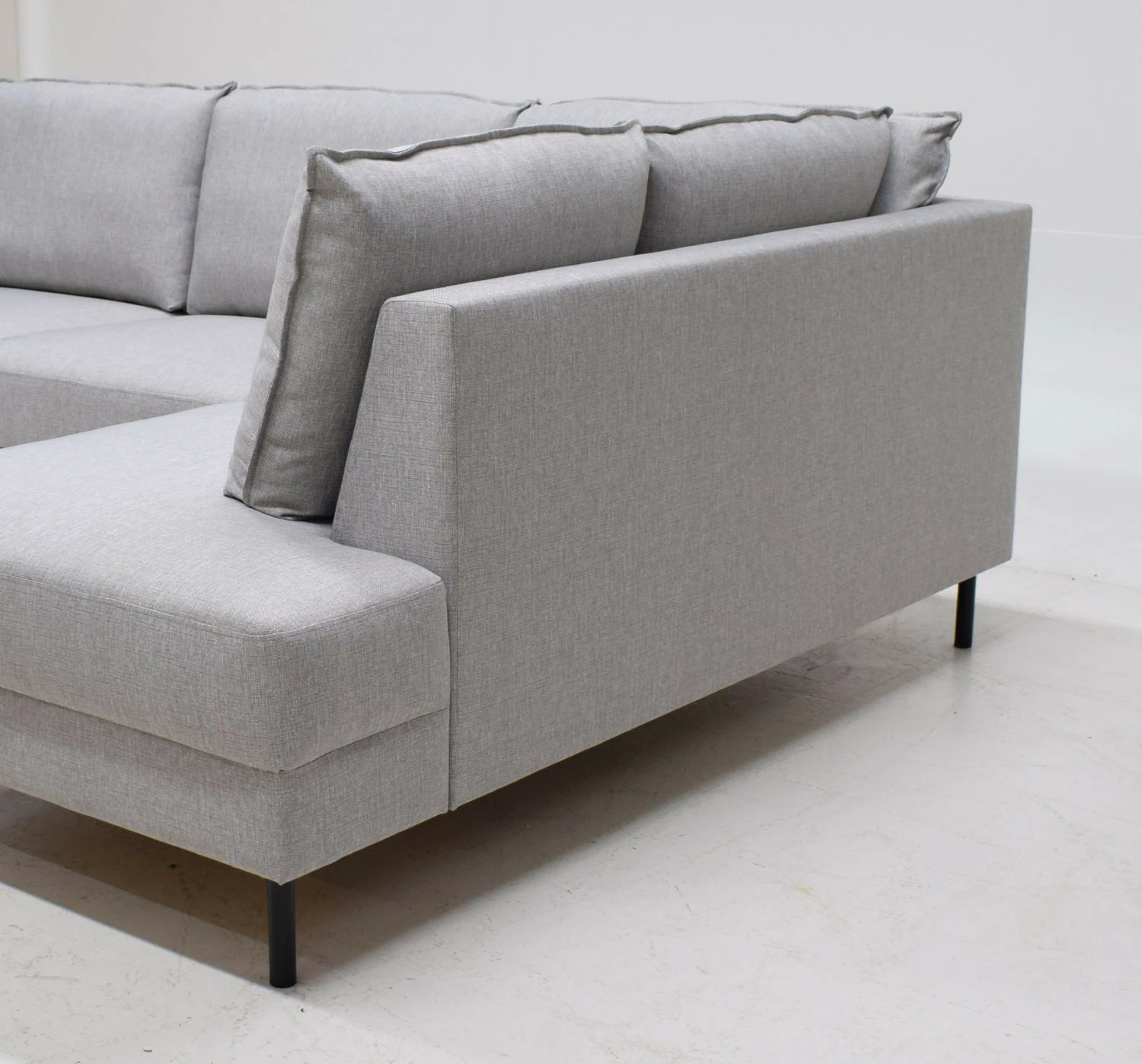 Tommy Kulmasohva Vuodemekanismilla 4 Tommy Kulmasohva Vuodemekanismilla - Image 4