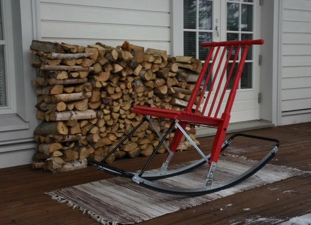 Esla Nordic- Keinutuoli, Punainen. 1 Esla Nordic- Keinutuoli, Punainen.