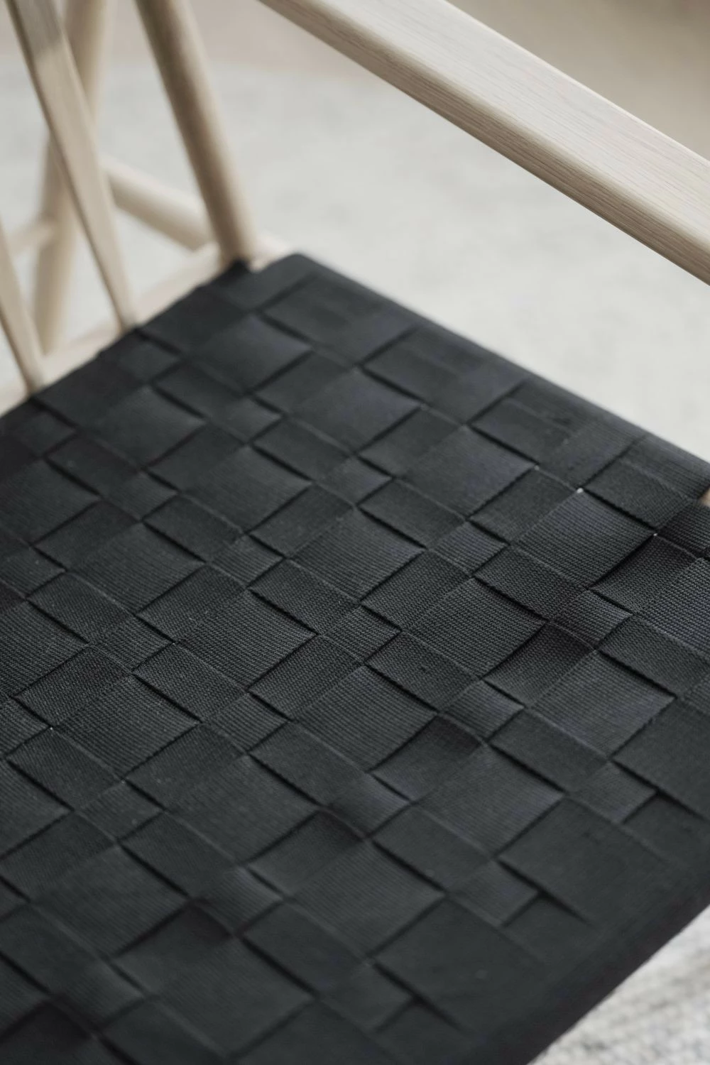 Rowico Canwood Nojatuoli Valkopesty 4 Rowico Canwood Nojatuoli Valkopesty - Image 4